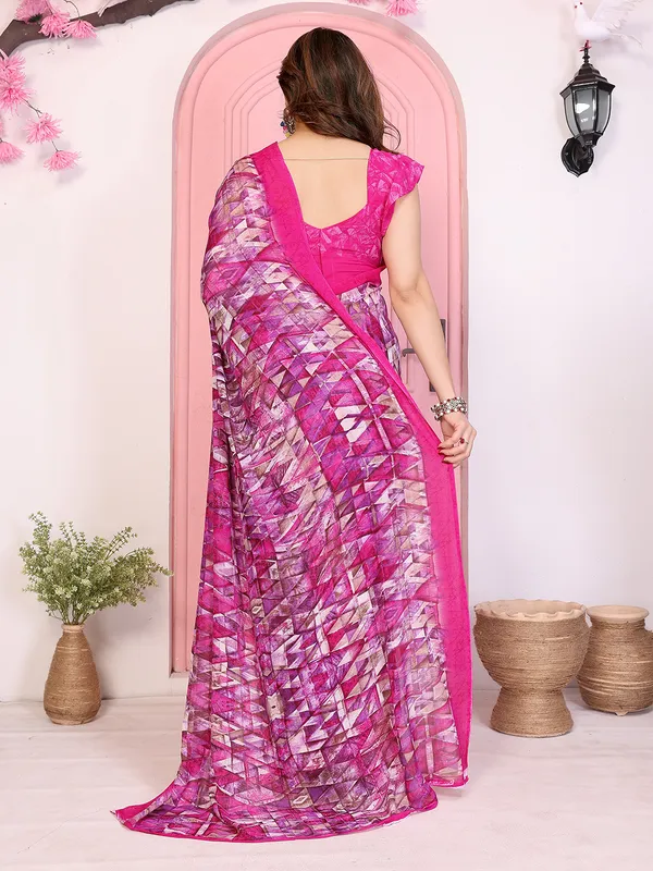 Floral_Print_Georgette_saree_with_Unstitched_Blouse_Piece