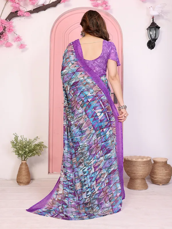 Floral_Print_Georgette_saree_with_Unstitched_Blouse_Piece