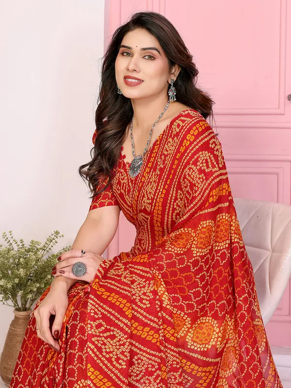 Floral_Print_Georgette_saree_with_Unstitched_Blouse_Piece