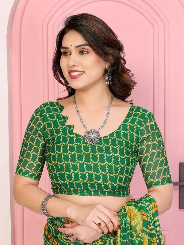 Floral_Print_Georgette_saree_with_Unstitched_Blouse_Piece