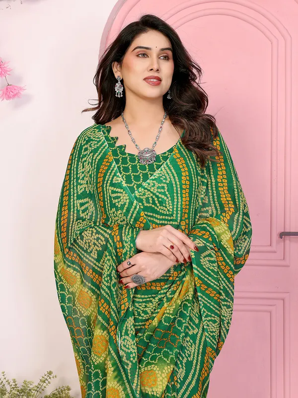 Floral_Print_Georgette_saree_with_Unstitched_Blouse_Piece