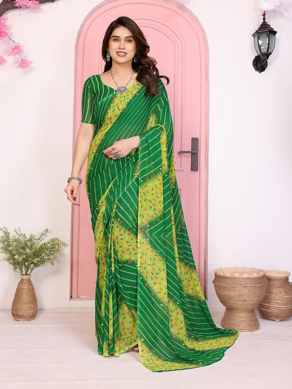 Floral_Print_Georgette_saree_with_Unstitched_Blouse_Piece
