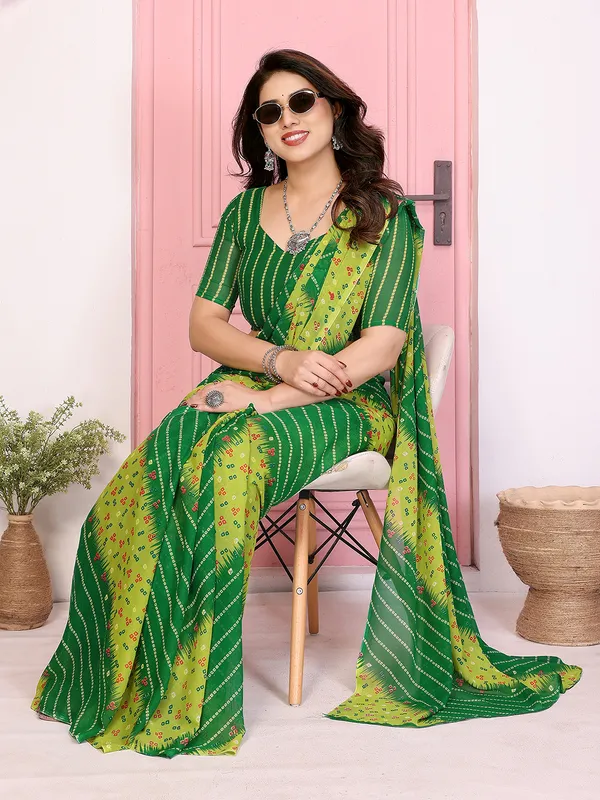 Floral_Print_Georgette_saree_with_Unstitched_Blouse_Piece