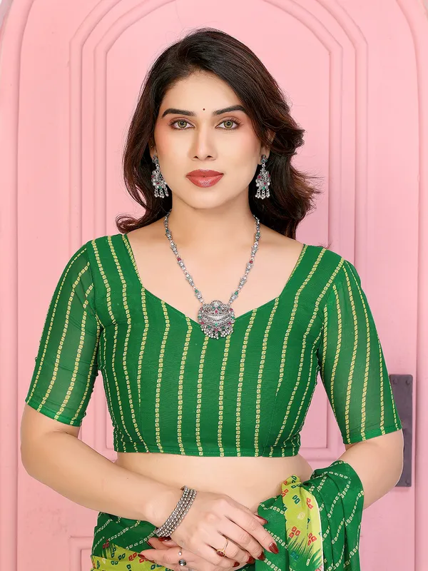 Floral_Print_Georgette_saree_with_Unstitched_Blouse_Piece