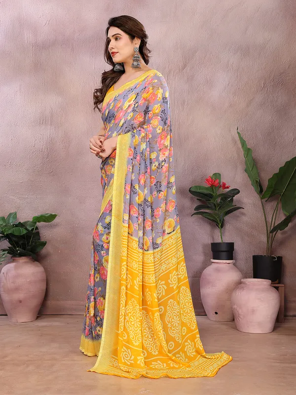 Floral_Print_Georgette_saree_with_Unstitched_Blouse_Piece