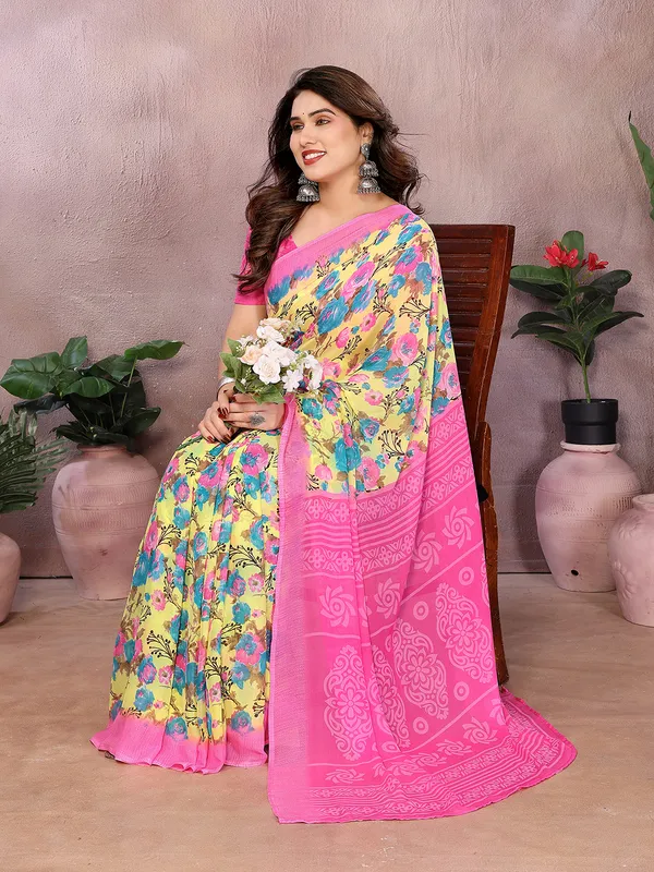 Floral_Print_Georgette_saree_with_Unstitched_Blouse_Piece
