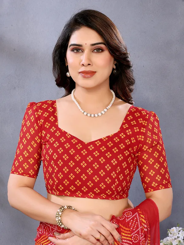 Ombre,_Paisley,_Printed_Bandhani_Georgette_Saree_(Red)