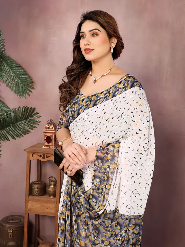 Floral_Print_Daily_Wear_Georgette_Saree��(White,_Grey)