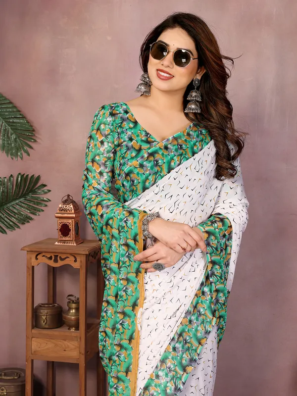 Floral_Print_Daily_Wear_Georgette_Saree��(White,_Green)