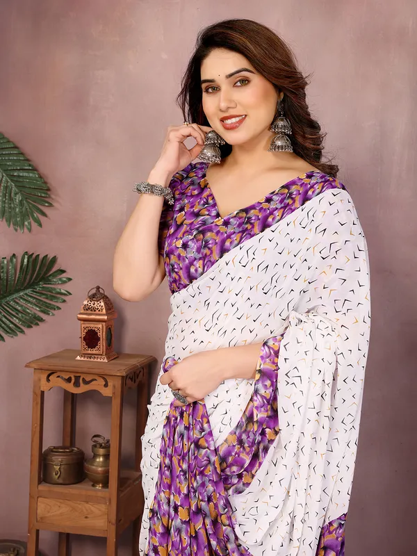 Floral_Print_Daily_Wear_Georgette_Saree��(White,_Purple)