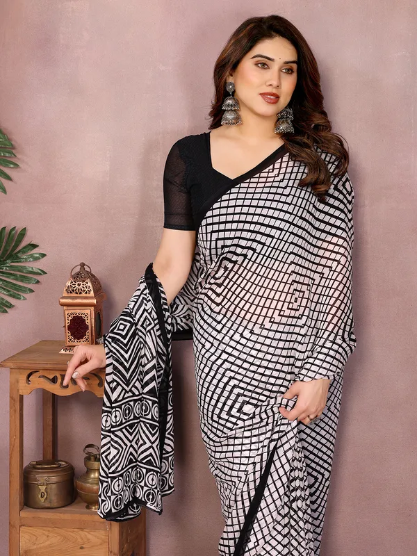 Printed_Daily_Wear_Georgette_Saree��(Black)