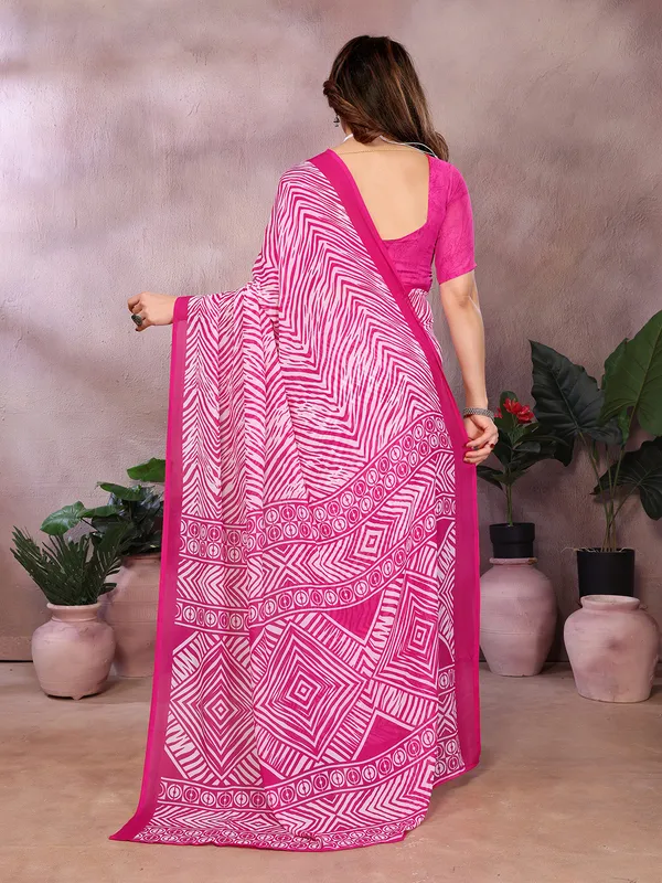 Geometric_Print_Daily_Wear_Georgette_Saree_(Pink)