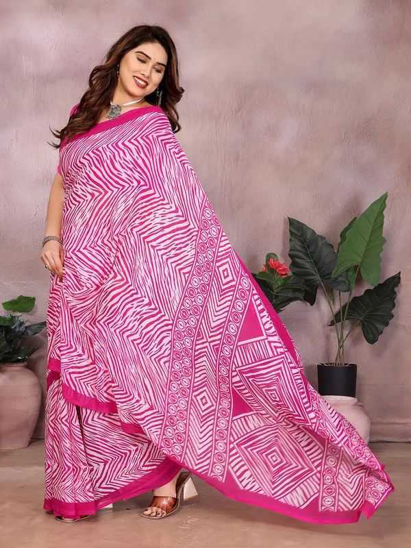 Geometric_Print_Daily_Wear_Georgette_Saree_(Pink)