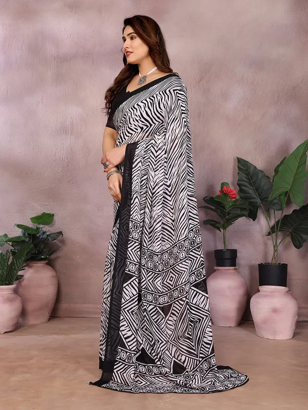 Geometric_Print_Daily_Wear_Georgette_Saree_(Black)