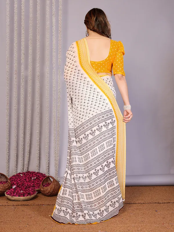 Floral_Print_Daily_Wear_Georgette_Saree��(Yellow)