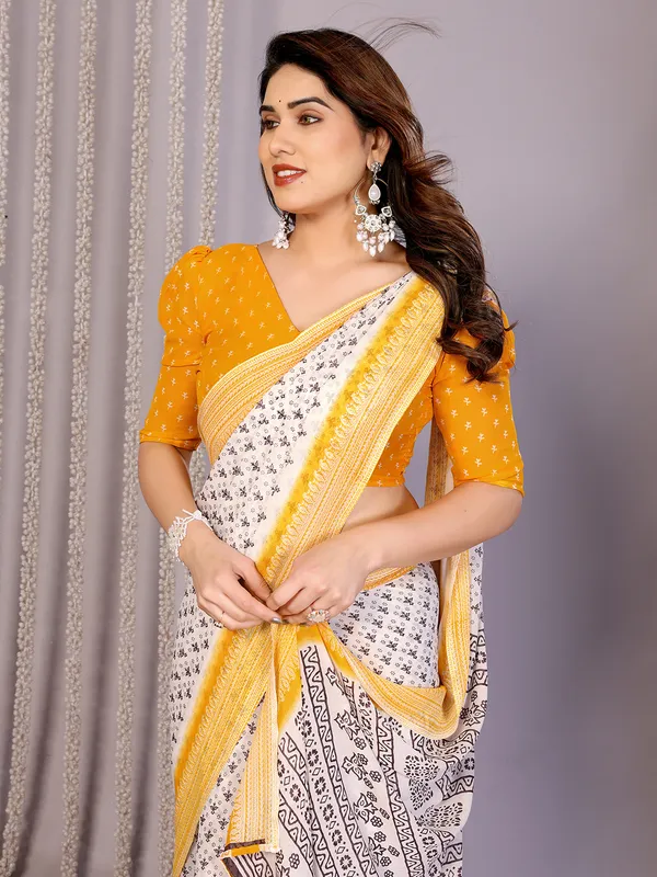 Floral_Print_Daily_Wear_Georgette_Saree��(Yellow)