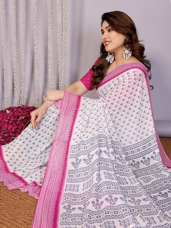 Floral_Print_Daily_Wear_Georgette_Saree��(Pink)
