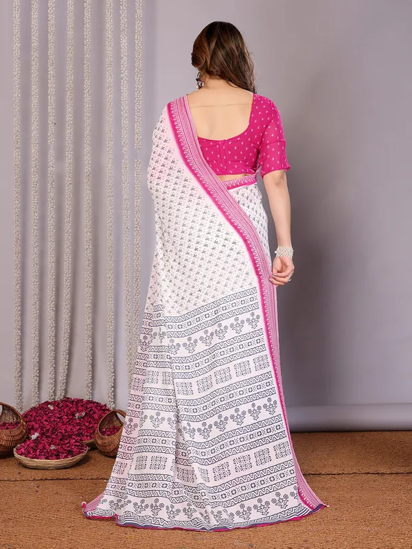 Floral_Print_Daily_Wear_Georgette_Saree��(Pink)