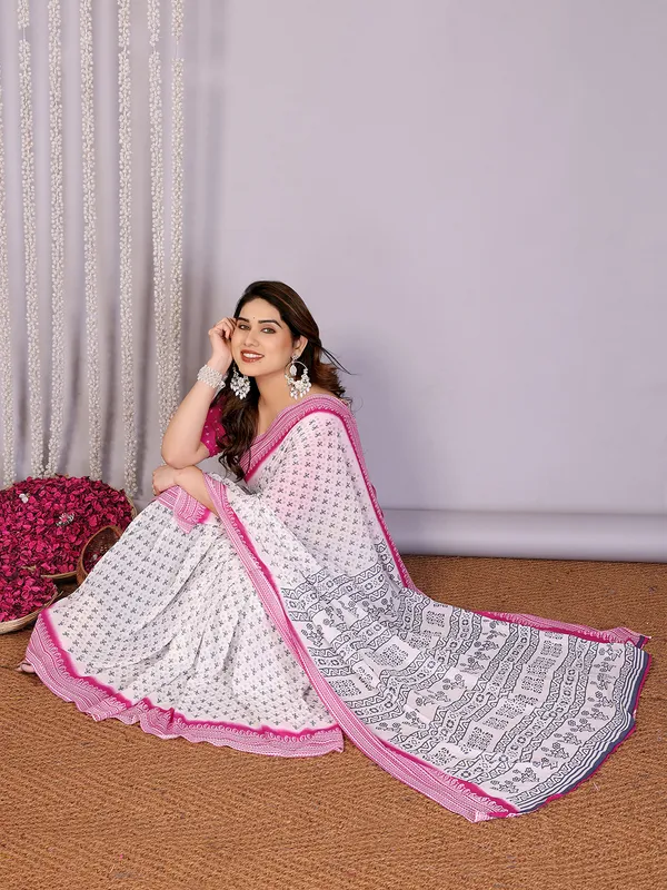 Floral_Print_Daily_Wear_Georgette_Saree��(Pink)