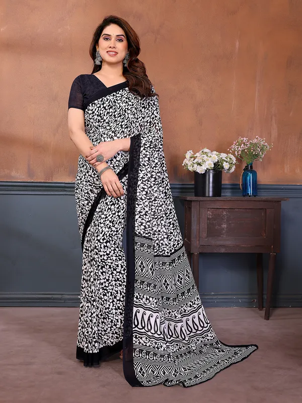 Printed_Georgette_Saree_With_UnStitched_Blouse_Piece_(BLACK)
