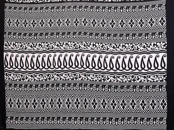 Printed_Georgette_Saree_With_UnStitched_Blouse_Piece_(BLACK)