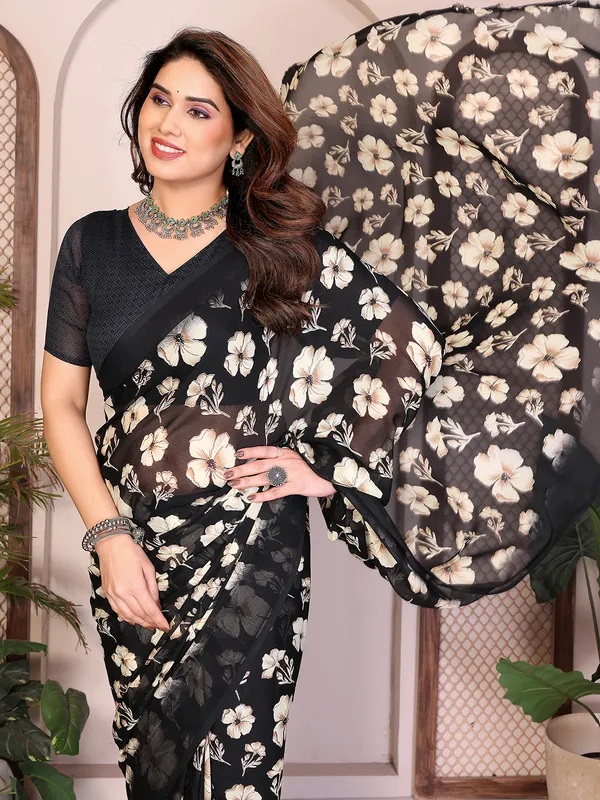 Printed_Georgette_Saree_With_UnStitched_Blouse_Piece_(BLACK)
