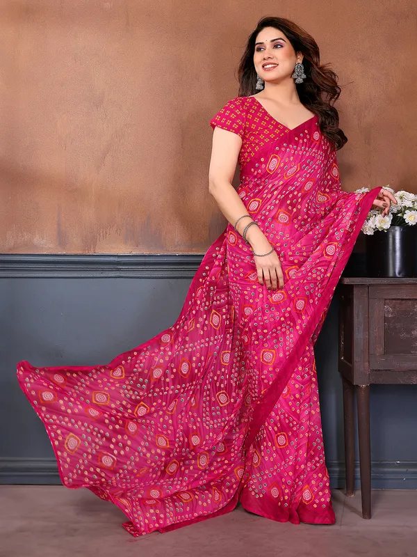 Printed_Georgette_Saree_With_UnStitched_Blouse_Piece_(PINK)