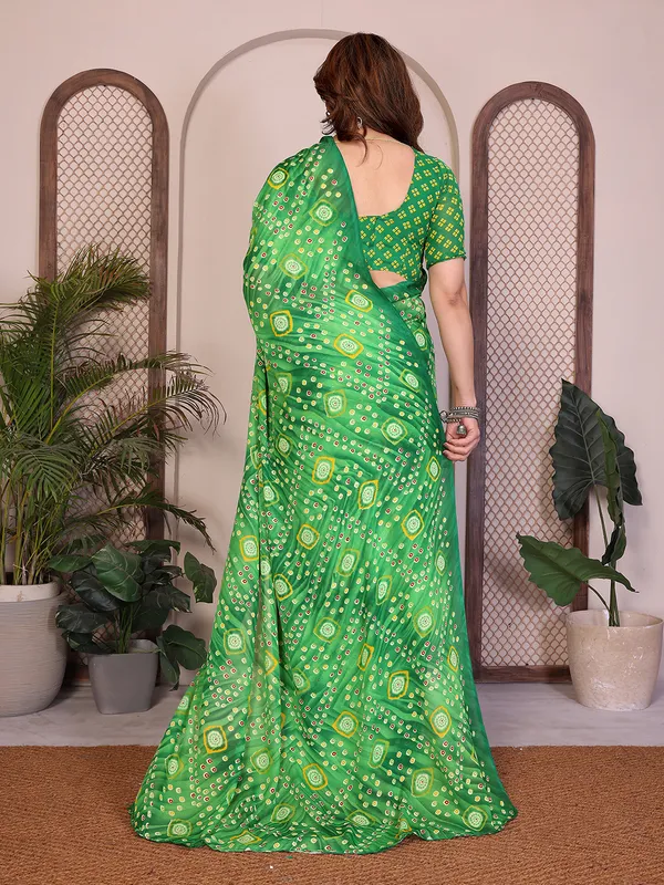 Printed_Georgette_Saree_With_UnStitched_Blouse_Piece_(GREEN)
