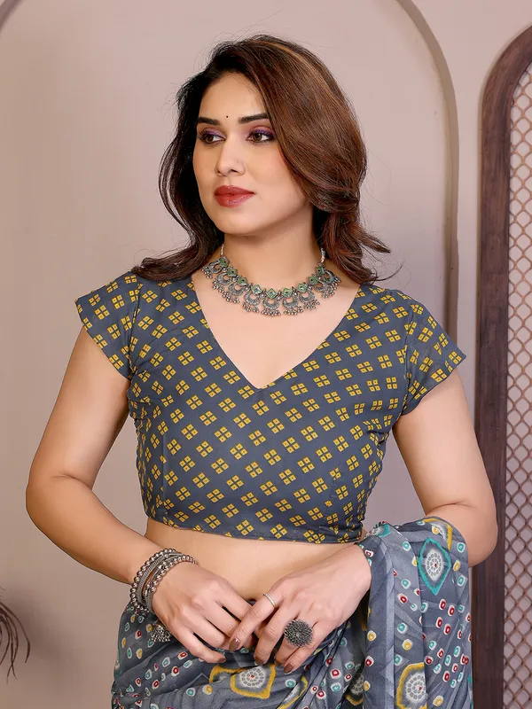 Printed_Georgette_Saree_With_UnStitched_Blouse_Piece_(GREY)
