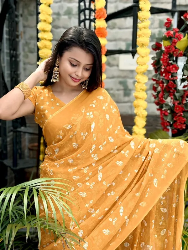 Stylish_Printed_Georgette_Saree_With_Unstitched_Blouse_Piece