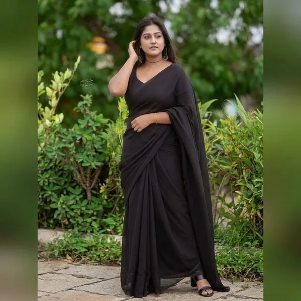 Elegant_Solid_Chiffon_Plain_Dyed_Saree_With_Unstitched_Blouse_Piece