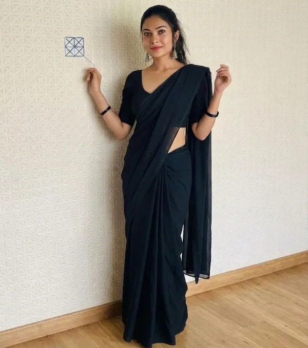 Elegant_Solid_Chiffon_Plain_Dyed_Saree_With_Unstitched_Blouse_Piece
