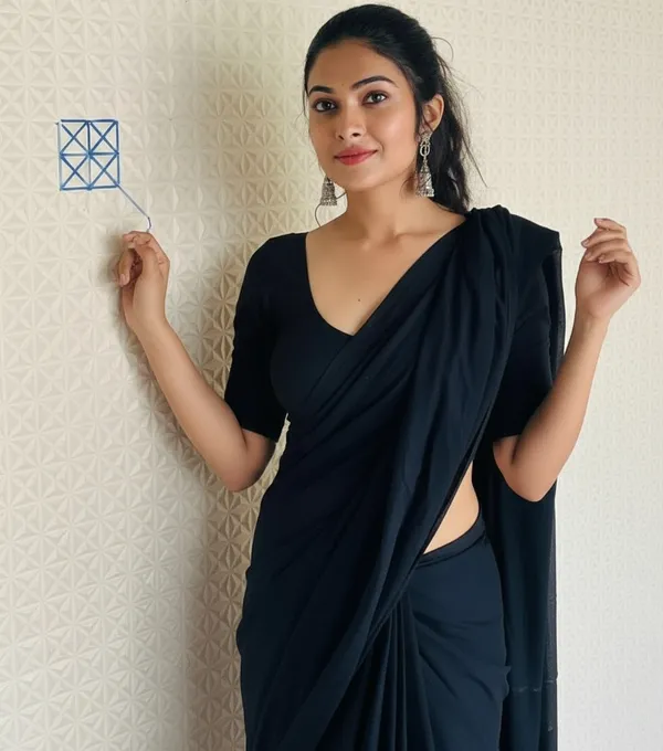 Elegant_Solid_Chiffon_Plain_Dyed_Saree_With_Unstitched_Blouse_Piece
