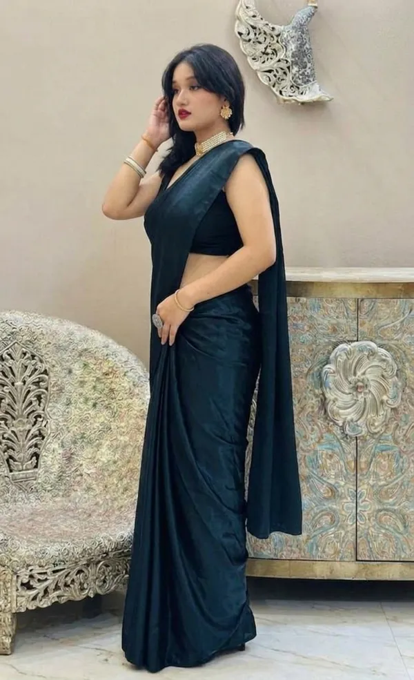 Elegant_Solid_Chiffon_Plain_Dyed_Saree_With_Unstitched_Blouse_Piece