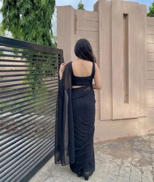 Elegant_Solid_Chiffon_Plain_Dyed_Saree_With_Unstitched_Blouse_Piece