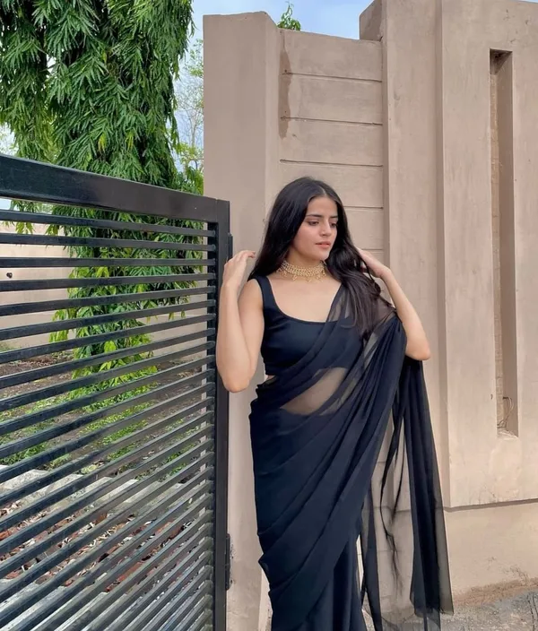 Elegant_Solid_Chiffon_Plain_Dyed_Saree_With_Unstitched_Blouse_Piece