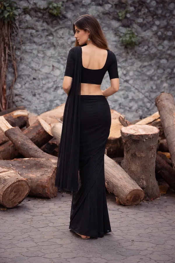 Elegant_Solid_Chiffon_Plain_Dyed_Saree_With_Unstitched_Blouse_Piece