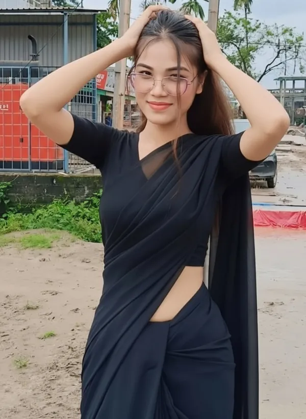 Elegant_Solid_Chiffon_Plain_Dyed_Saree_With_Unstitched_Blouse_Piece