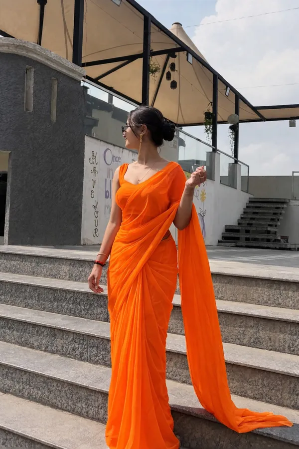 Plain_Dyed_Daily_Wear_Georgette_Saree_With_Unstitched_Blouse_Piece