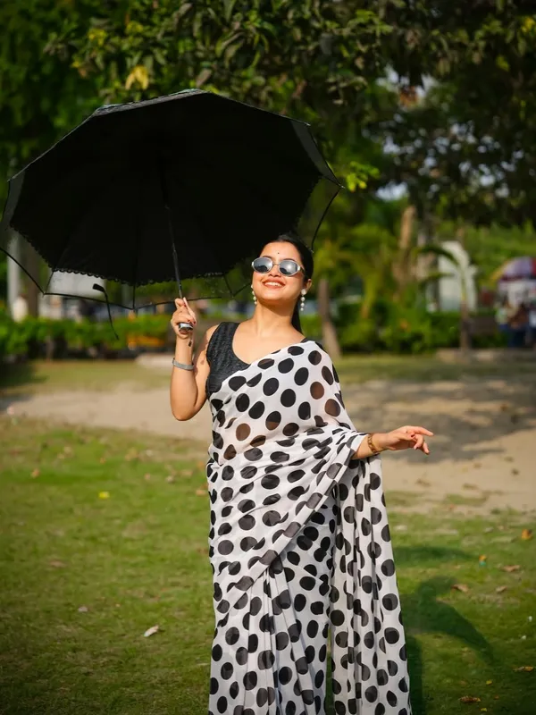 Printed_Daily_Wear_Georgette_Saree_With_Unstitched_Blouse_Piece