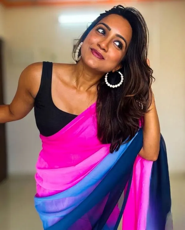 Dyed_Daily_Wear_Georgette_Saree_With_Unstitched_Blouse_Piece
