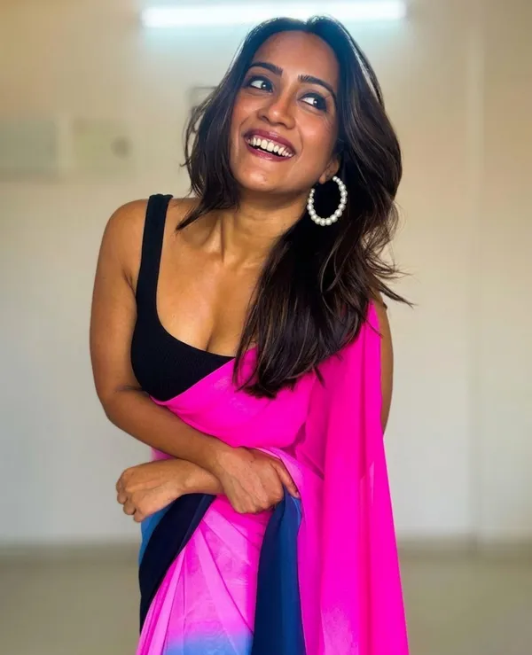 Dyed_Daily_Wear_Georgette_Saree_With_Unstitched_Blouse_Piece