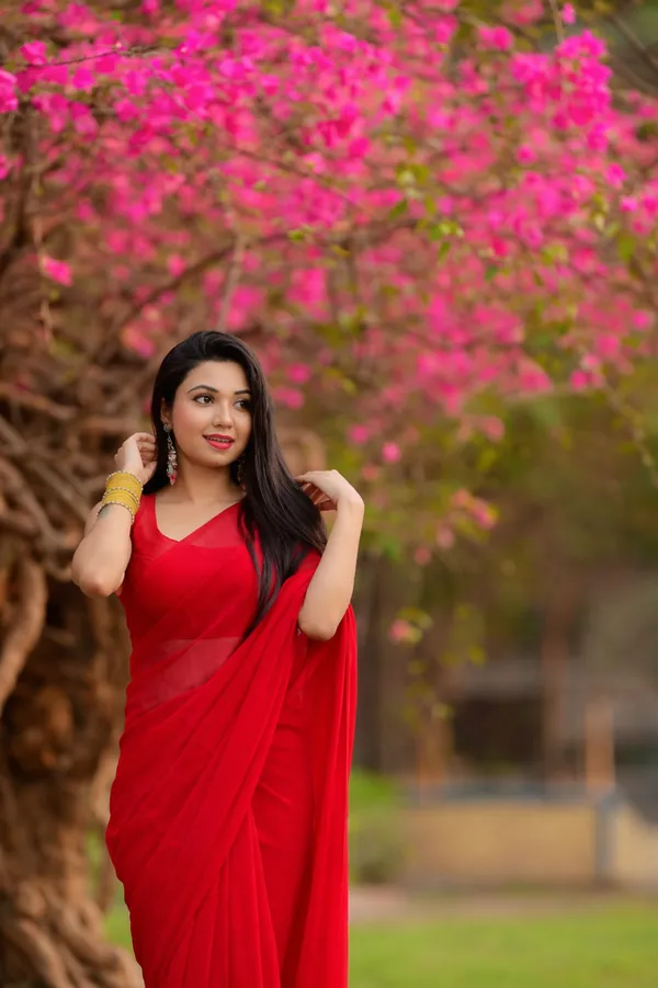 Plain_Dyed_Daily_Wear_Georgette_Saree_With_Unstitched_Blouse_Piece