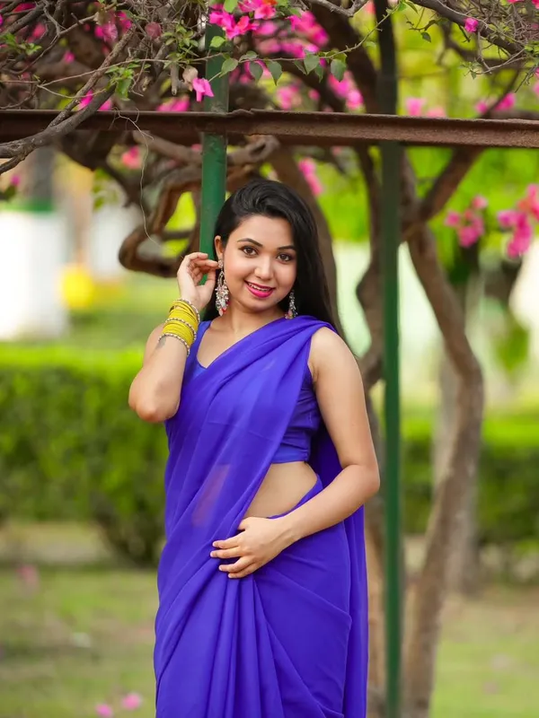 Plain_Dyed_Daily_Wear_Georgette_Saree_With_Unstitched_Blouse_Piece