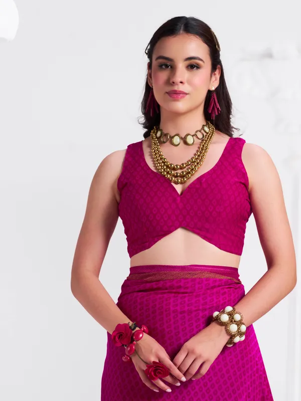 Women's_Stylish_Printed_Georgette_Saree_with_Matching_Unstitched_Blouse_Piece