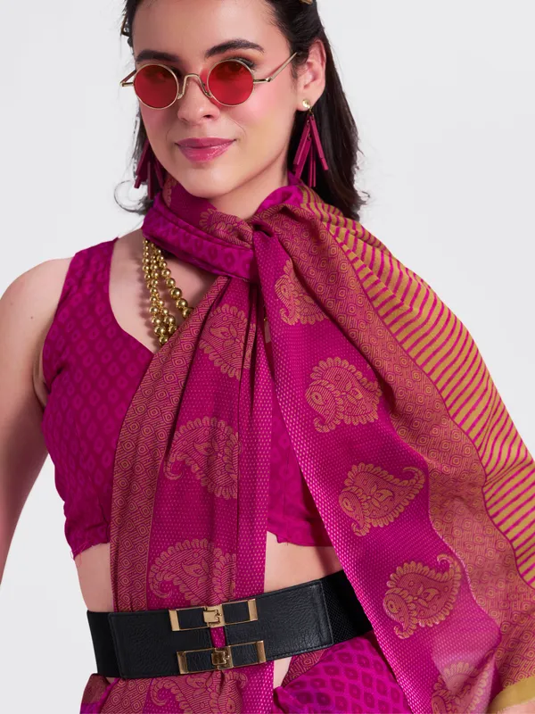 Women's_Stylish_Printed_Georgette_Saree_with_Matching_Unstitched_Blouse_Piece
