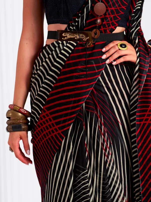 Women's_Stylish_Printed_Georgette_Saree_with_Matching_Unstitched_Blouse_Piece