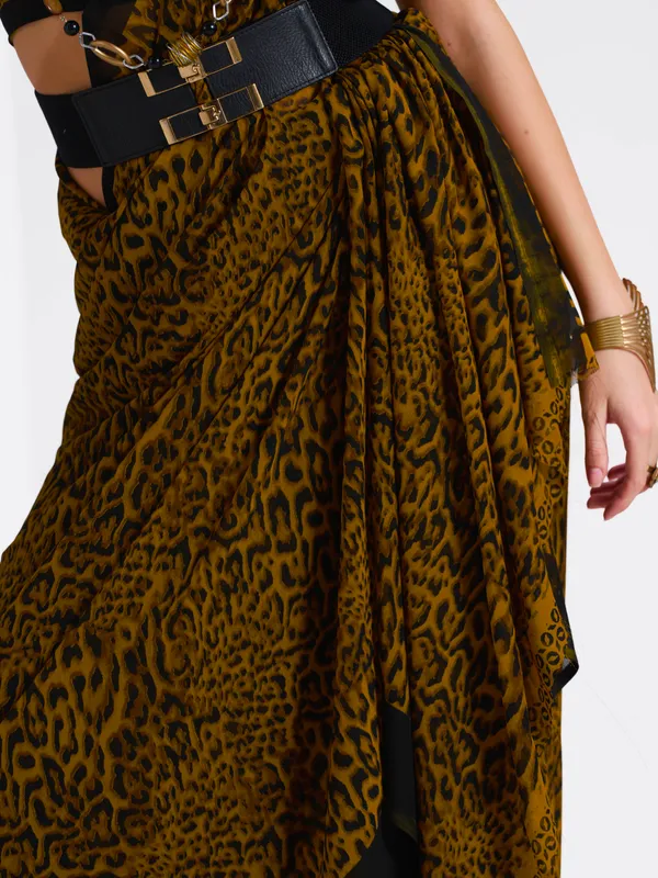 Women's_Stylish_Printed_Georgette_Saree_with_Matching_Unstitched_Blouse_Piece