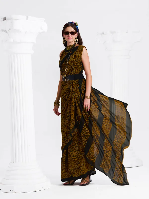 Women's_Stylish_Printed_Georgette_Saree_with_Matching_Unstitched_Blouse_Piece