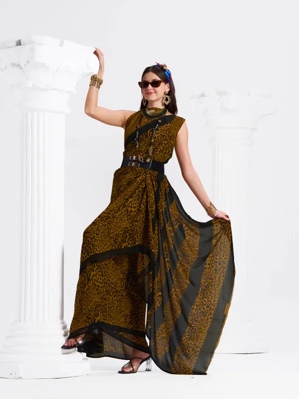 Women's_Stylish_Printed_Georgette_Saree_with_Matching_Unstitched_Blouse_Piece